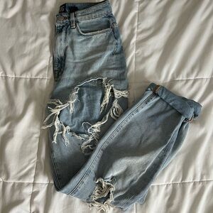 MOM JEANS (size: women’s small / 26)